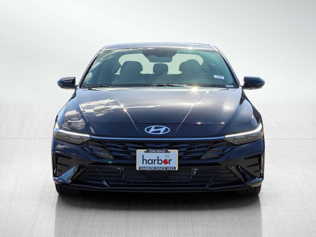 New 2025 Hyundai Elantra Hybrid Limited 4dr Car