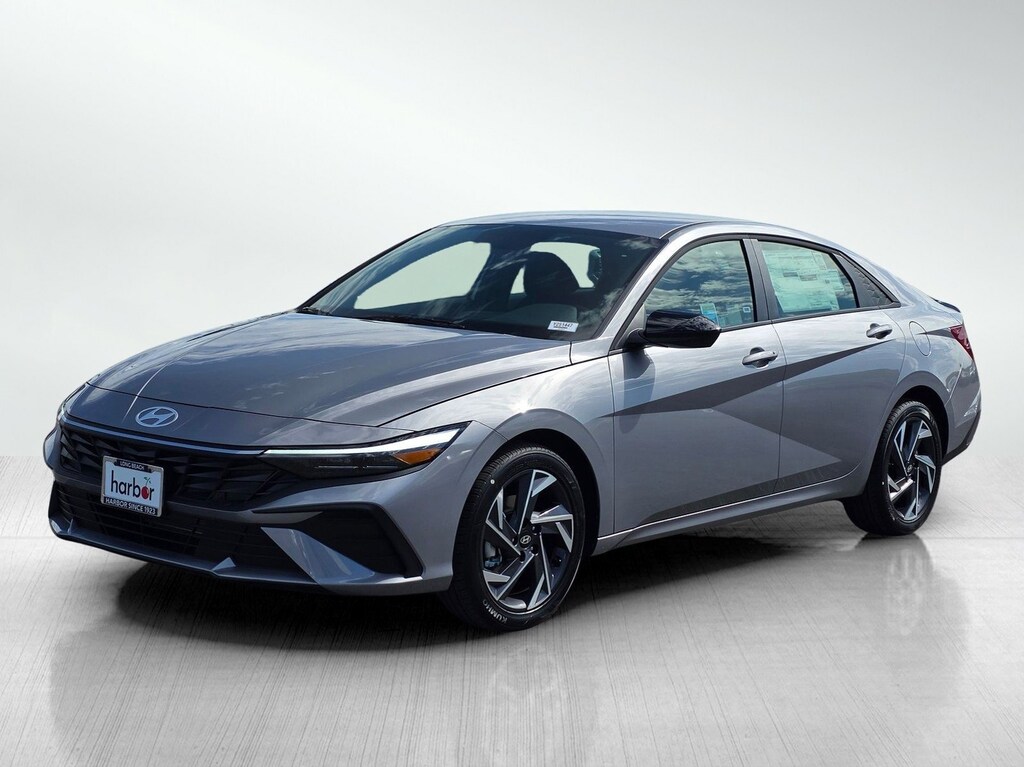New 2025 Hyundai Elantra SEL Sport 4dr Car