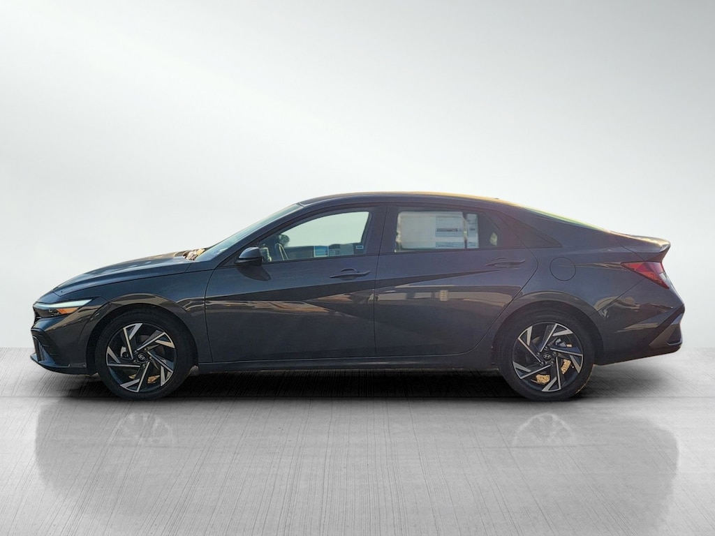 New 2025 Hyundai Elantra SEL Sport 4dr Car