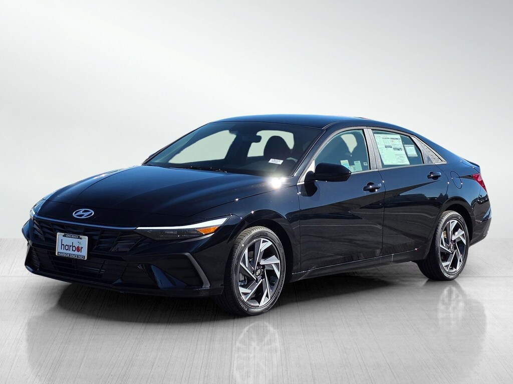 New 2025 Hyundai Elantra SEL Sport 4dr Car