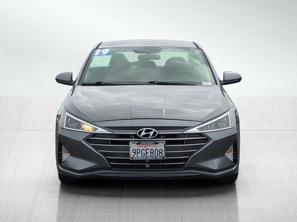 Used 2019 Hyundai Elantra SE Sedan