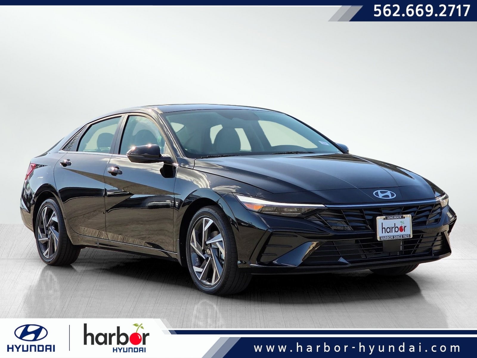 2025 Hyundai Elantra Limited's photo