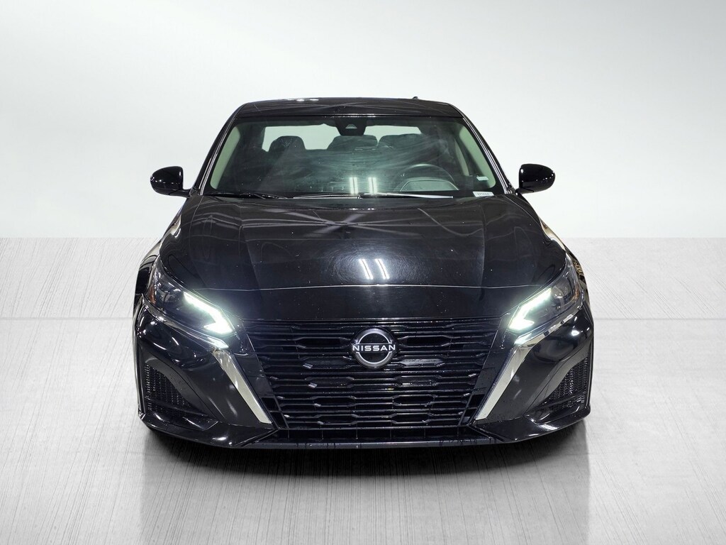 Used 2023 Nissan Altima 2.5 SV Sedan