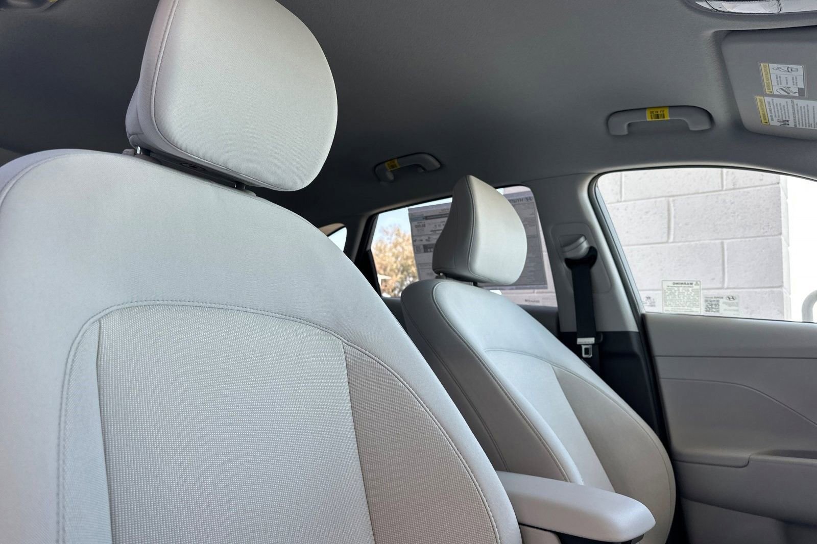 2025 Hyundai Kona EV SEL - Photo 19