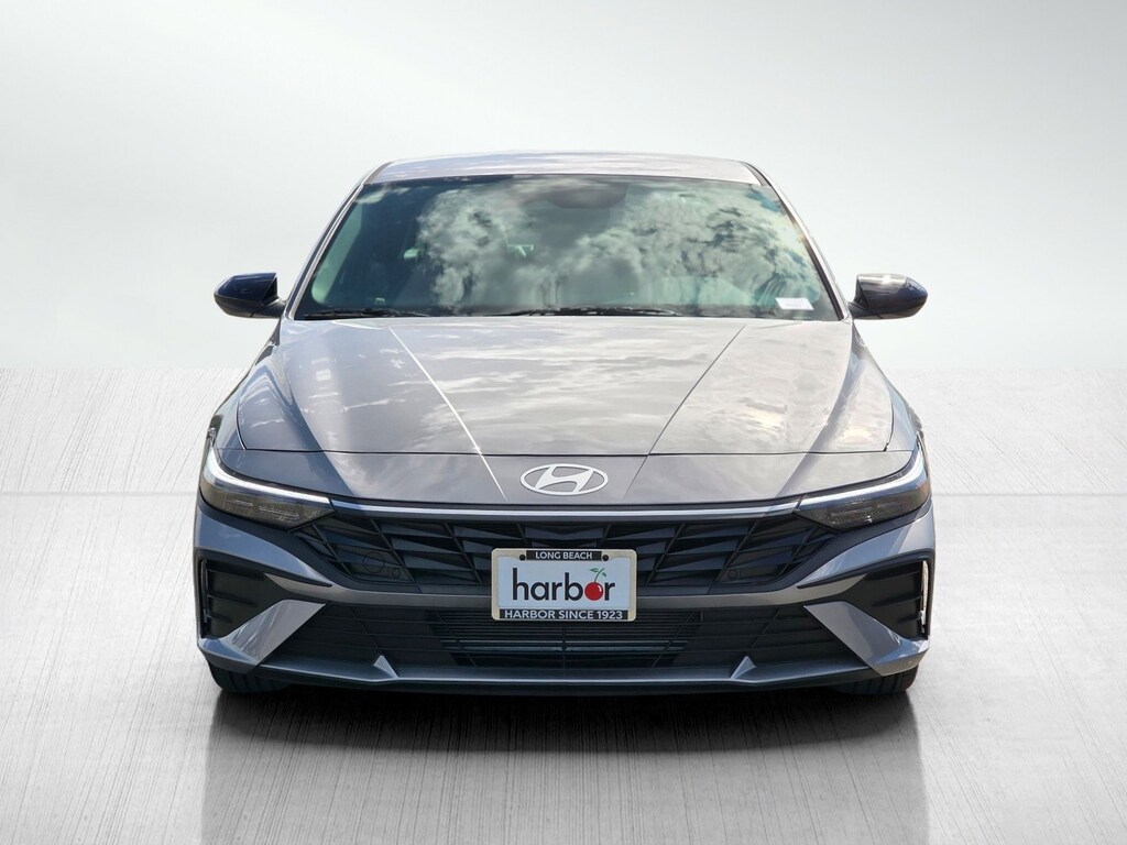 New 2025 Hyundai Elantra SEL Sport 4dr Car
