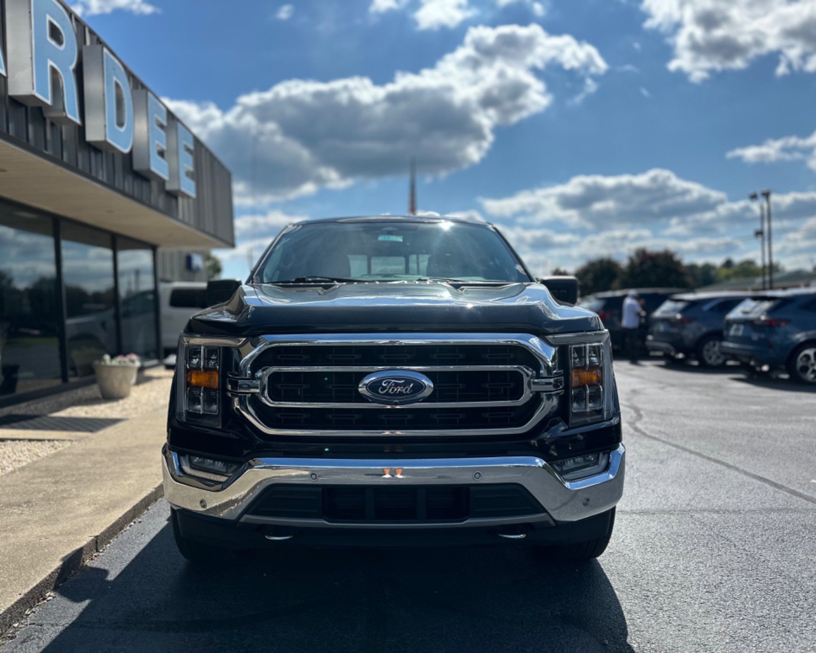 2021 Ford F-150 XLT photo 2