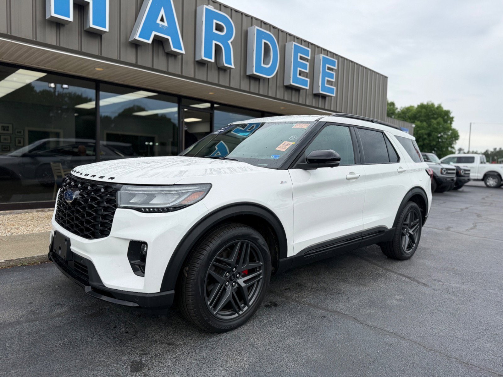 2025 Ford Explorer ST-LINE 4WD (PL535)'s photo