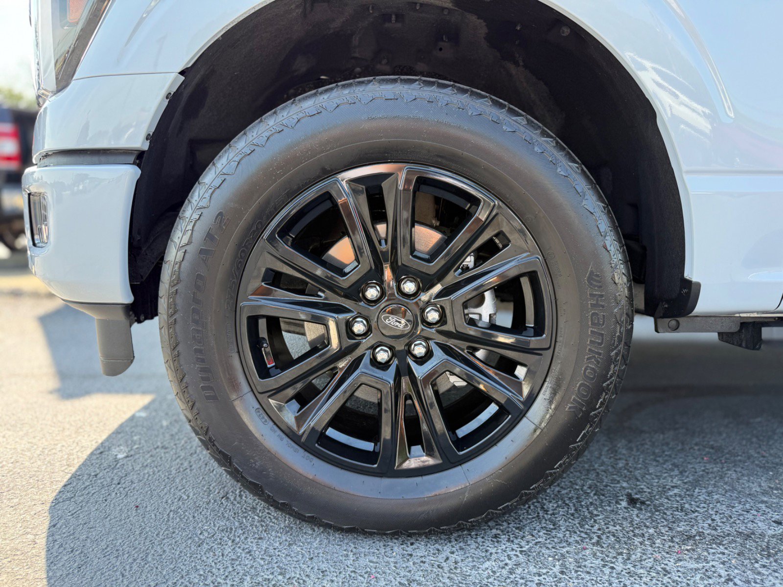 2025 Ford F-150 Platinum photo 4