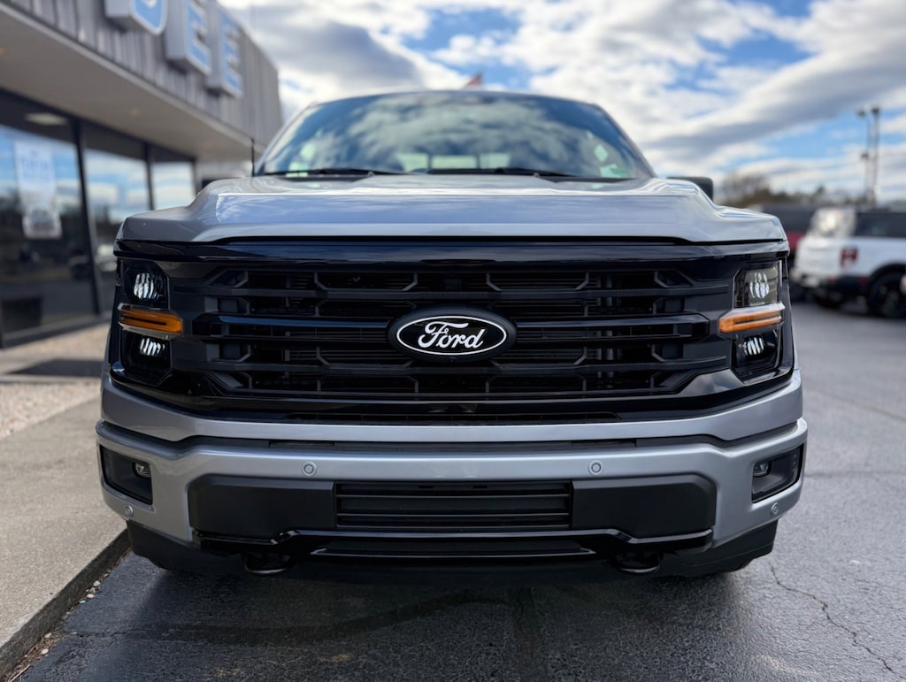 New 2025 Ford F-150 XLT Truck SuperCrew Cab