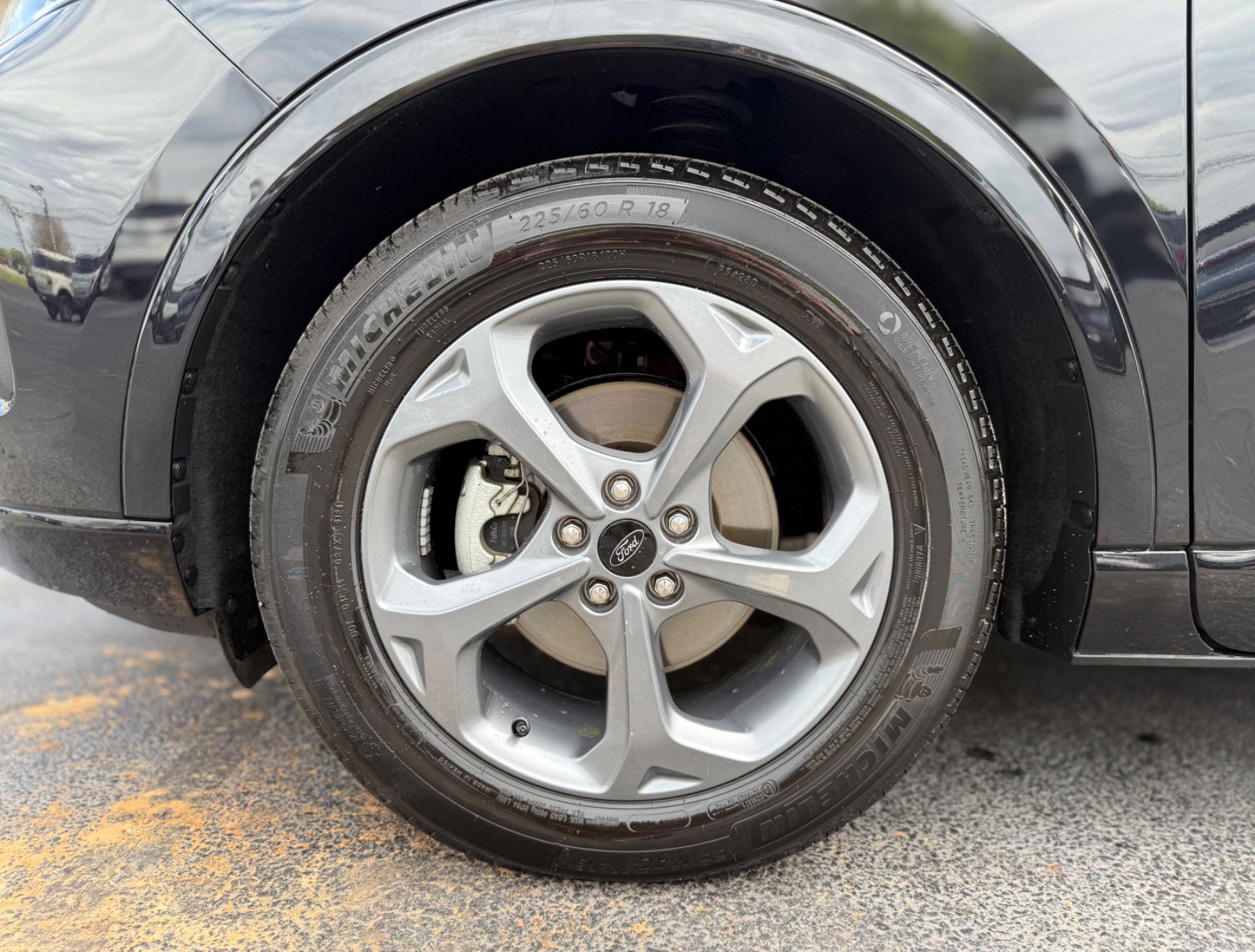 2024 Ford Escape ST-Line photo 2