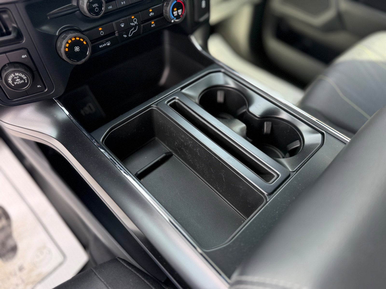 2025 Ford F-150 STX - Photo 14
