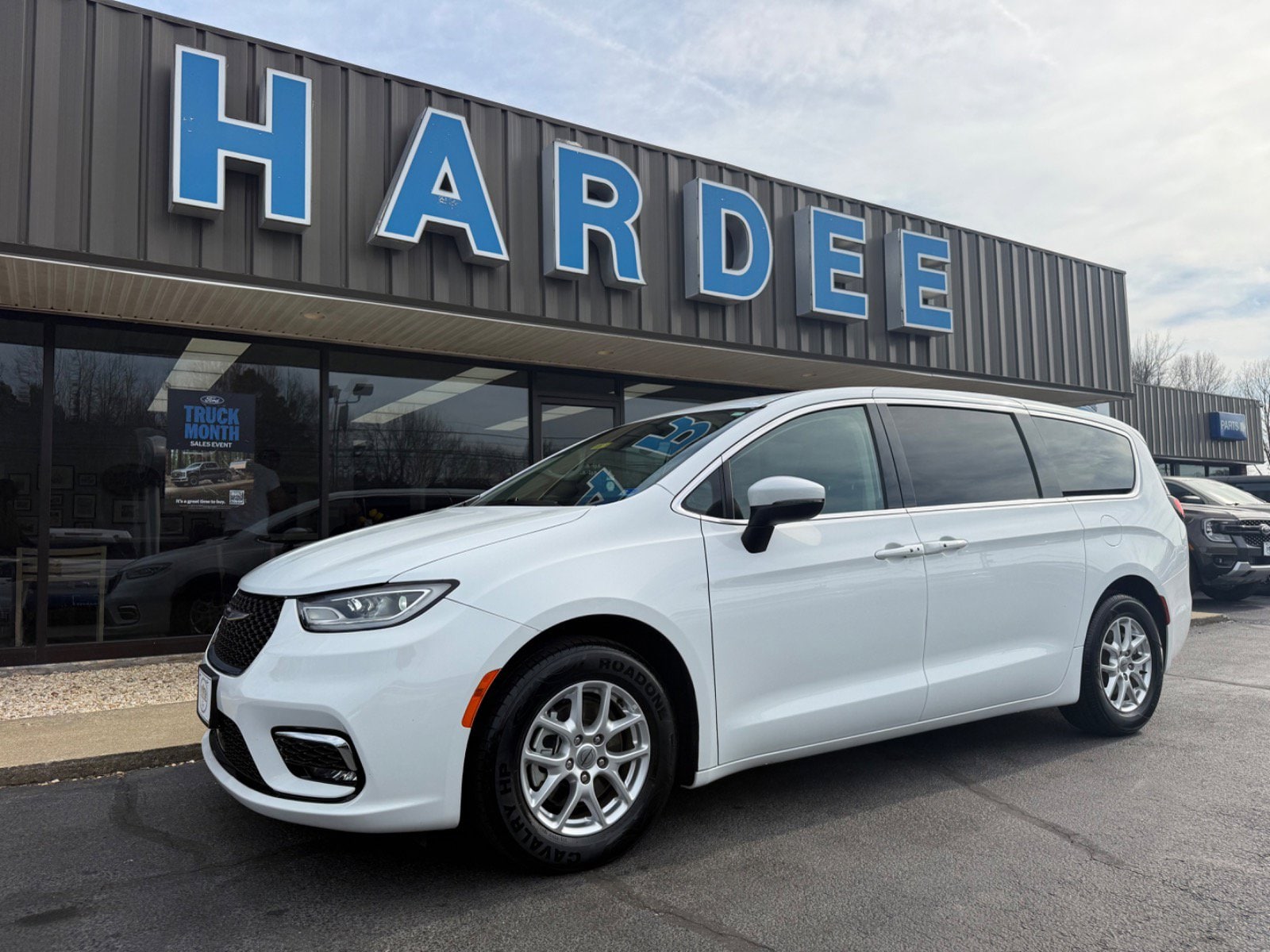 2023 Chrysler Pacifica Touring L