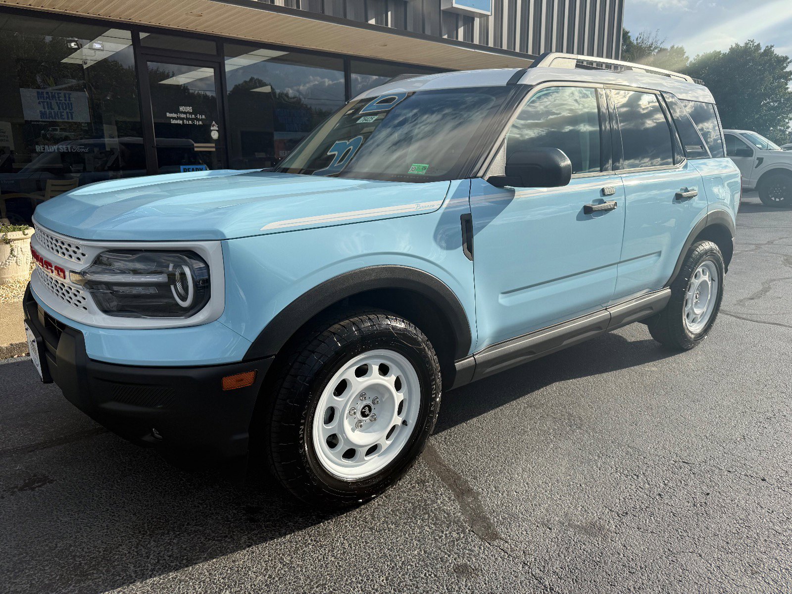 2025 Ford Bronco Sport Heritage photo 2