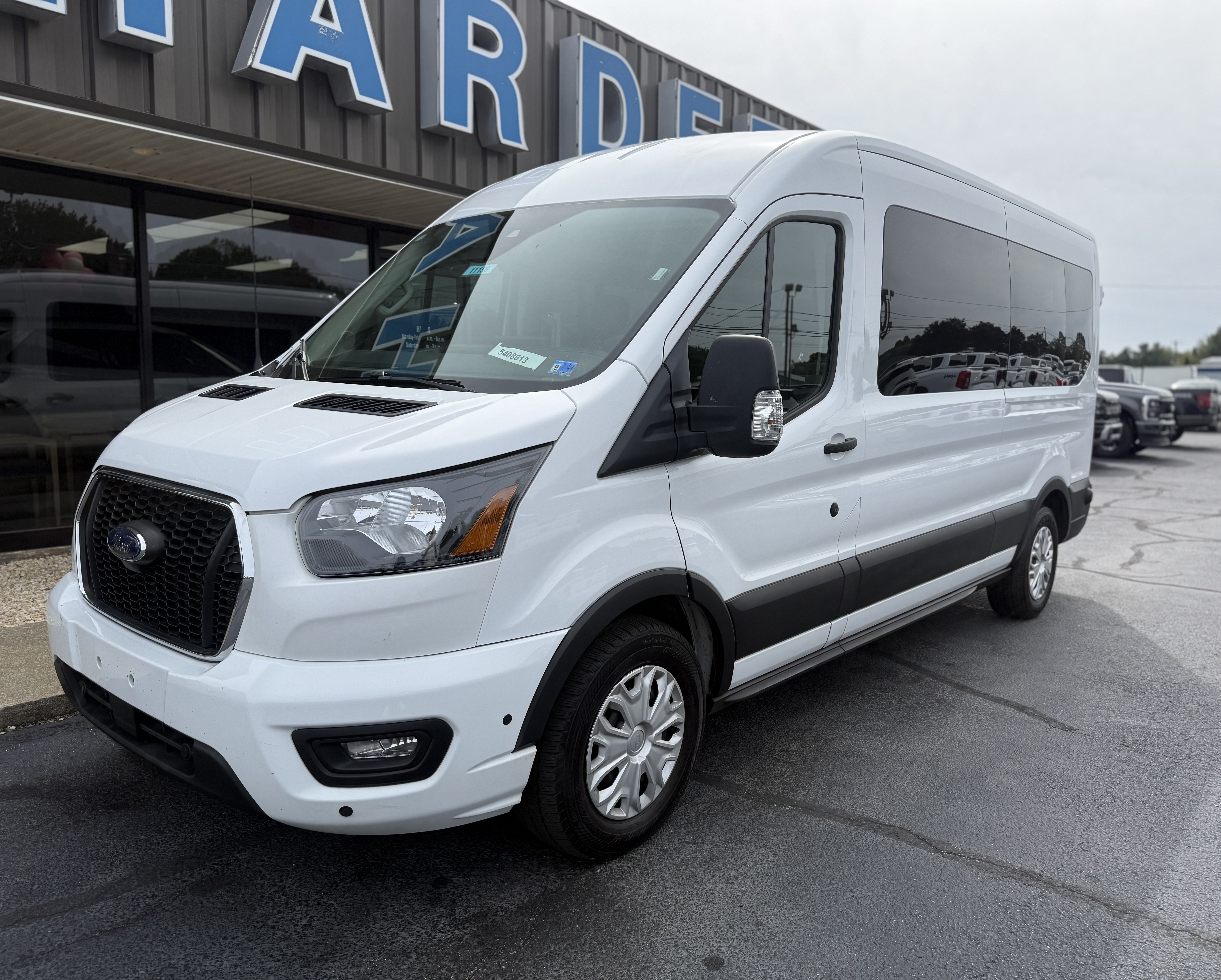 2024 Ford Transit Passenger Wagon Wagon Medium Roof Van