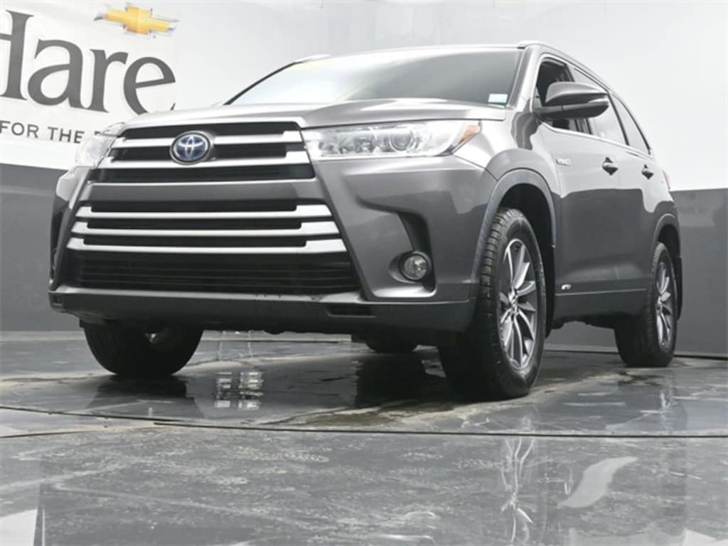 Used 2019 Toyota Highlander Hybrid XLE V6 SUV