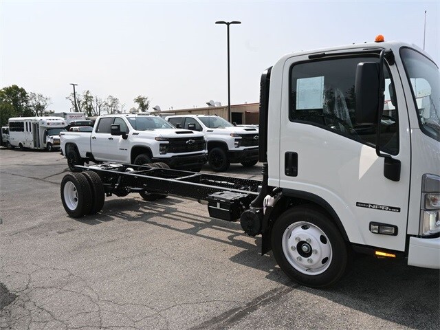2025 Isuzu Nprgashd 176WB's photo