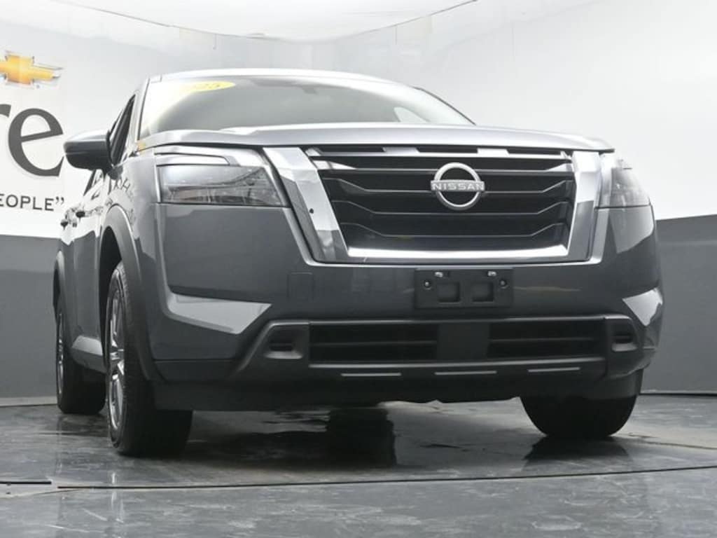 Used 2025 Nissan Pathfinder SV SUV