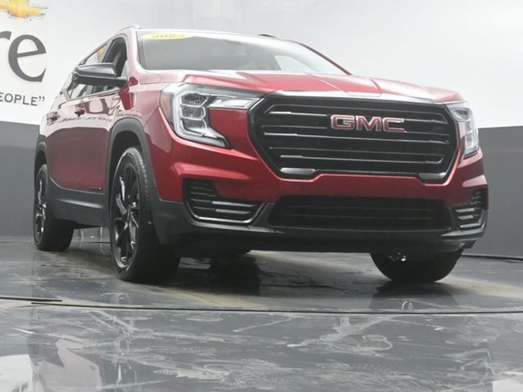 Used 2023 GMC Terrain SLE SUV