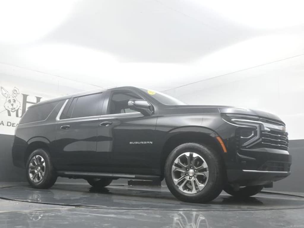 Used 2025 Chevrolet Suburban LT SUV