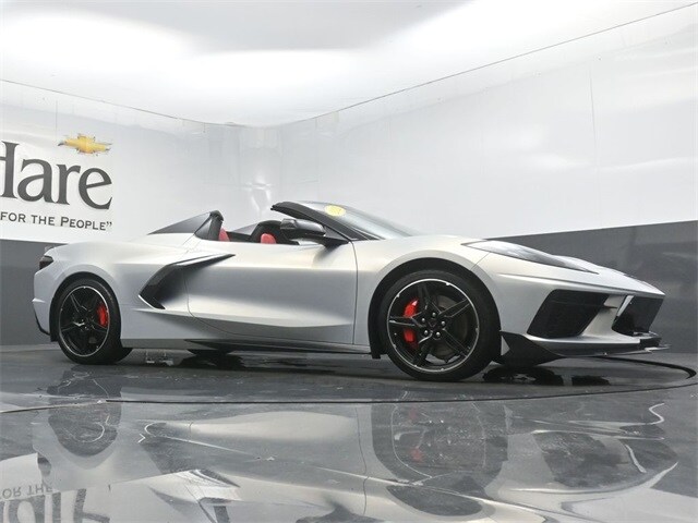 2021 Chevrolet Corvette Stingray 3LT Convertible photo 2