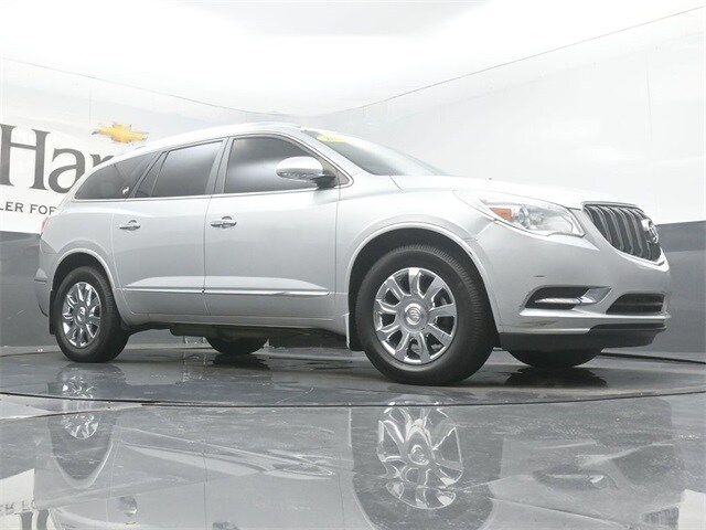 2017 Buick Enclave Leather photo 2