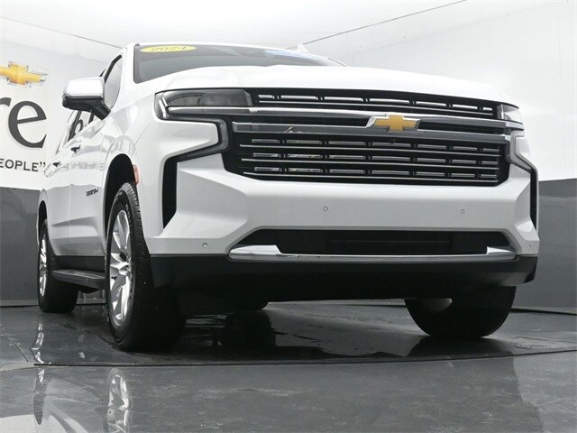 2024 Chevrolet Suburban Premier photo 4
