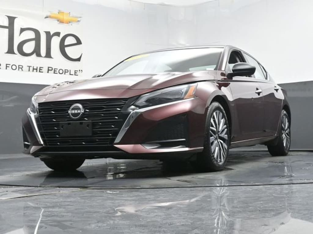 Used 2024 Nissan Altima 2.5 SV Sedan