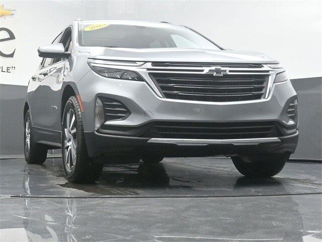 2024 Chevrolet Equinox LT photo 3