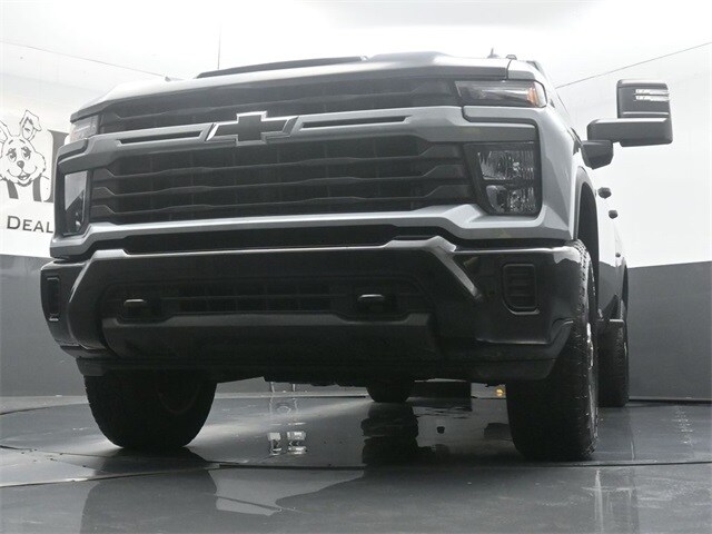 2024 Chevrolet Silverado 2500HD Custom photo 4