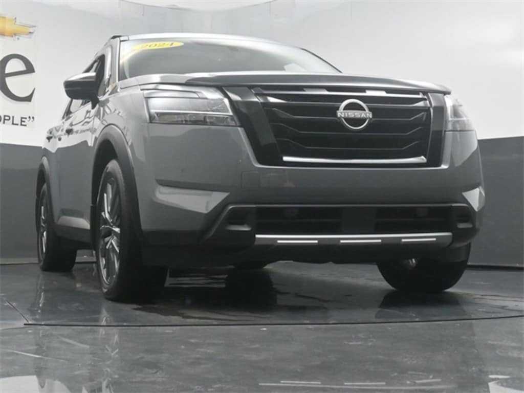 Used 2024 Nissan Pathfinder SL SUV