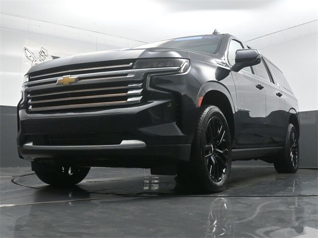 2023 Chevrolet Suburban High Country photo 4