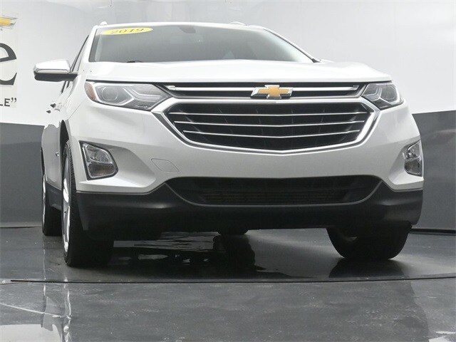 2019 Chevrolet Equinox Premier photo 2