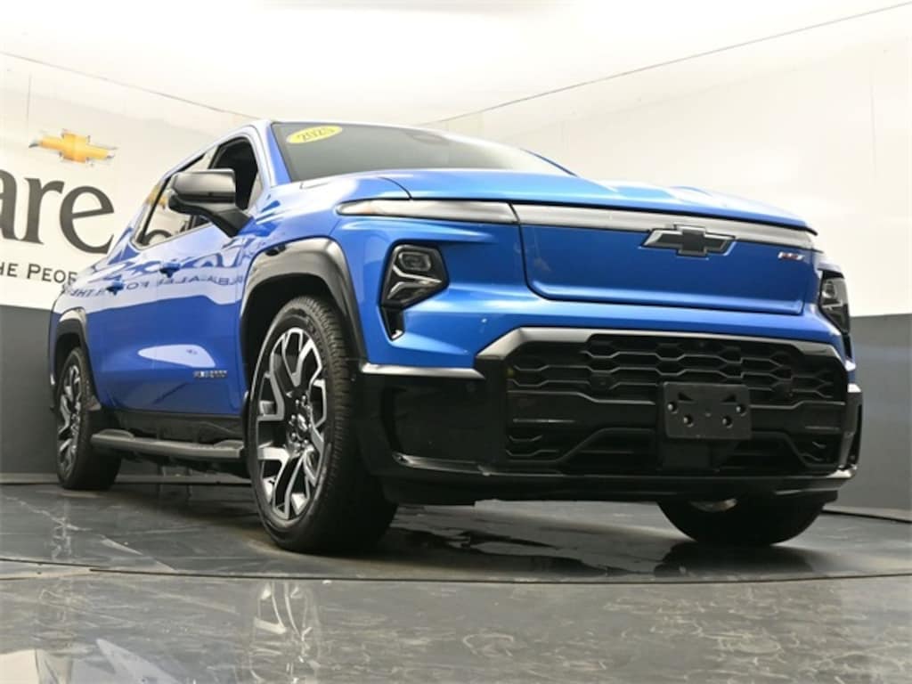 Certified 2025 Chevrolet Silverado EV RST w/3SP Truck Crew Cab