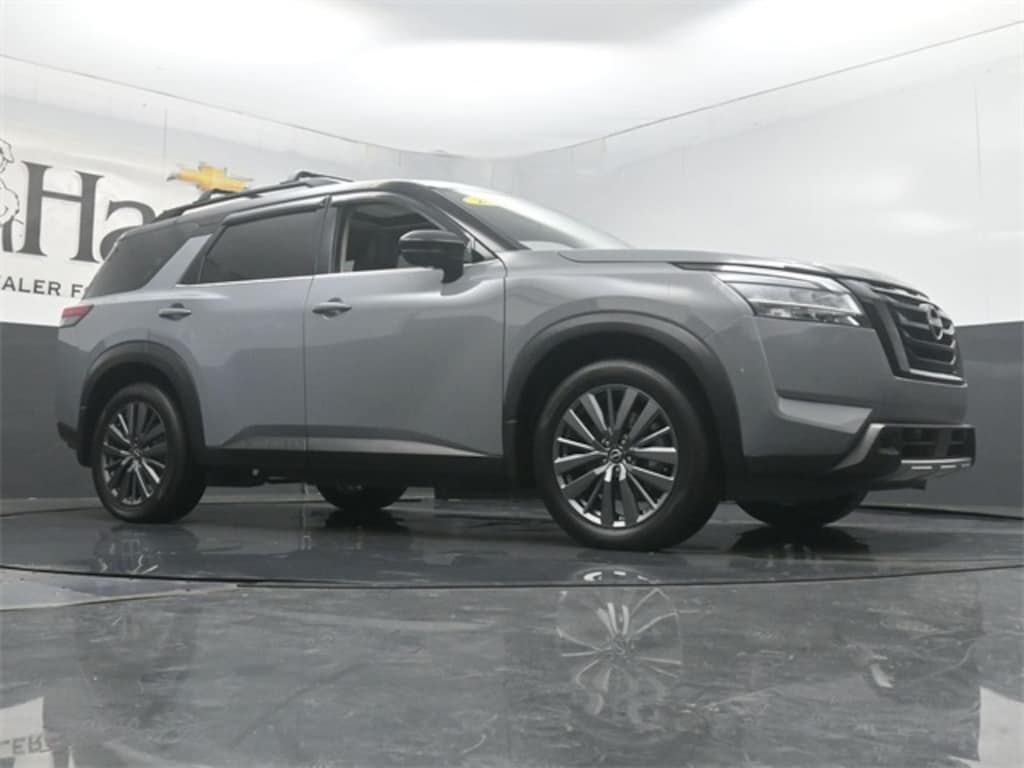 Used 2024 Nissan Pathfinder SL SUV