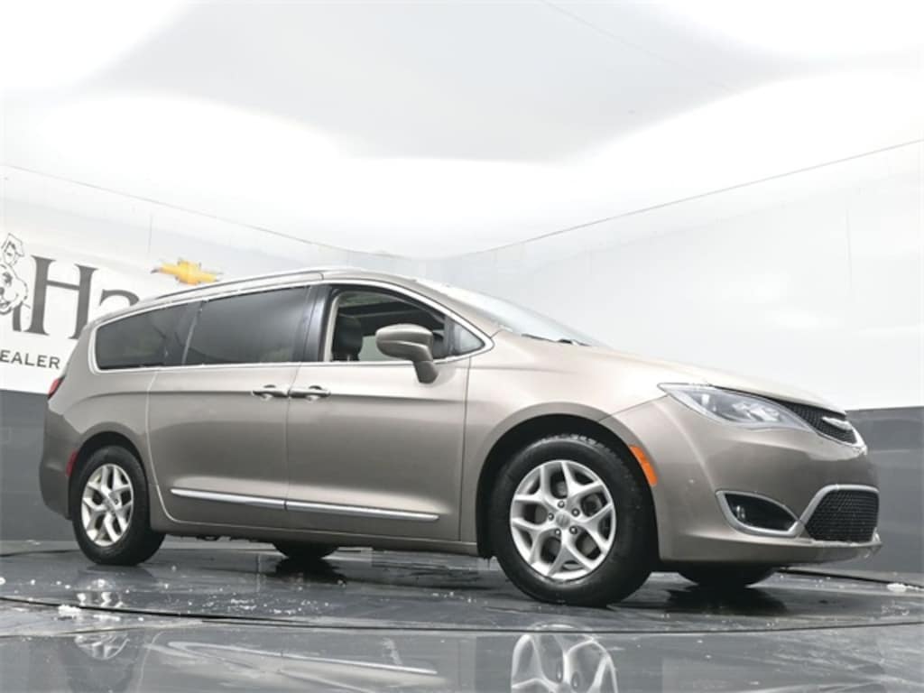 Used 2018 Chrysler Pacifica Touring L Plus Van