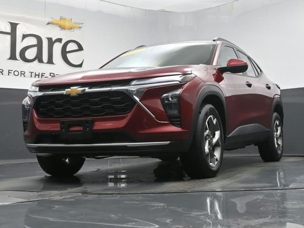 Used 2025 Chevrolet Trax LT SUV