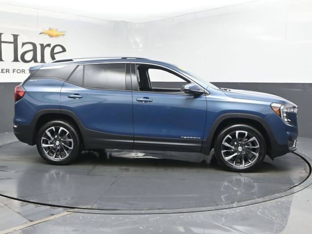 Used 2024 GMC Terrain SLT SUV