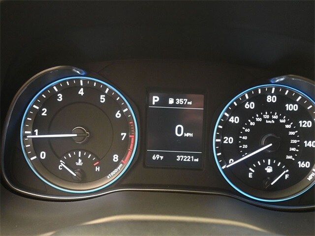2021 Hyundai Kona SEL photo 2