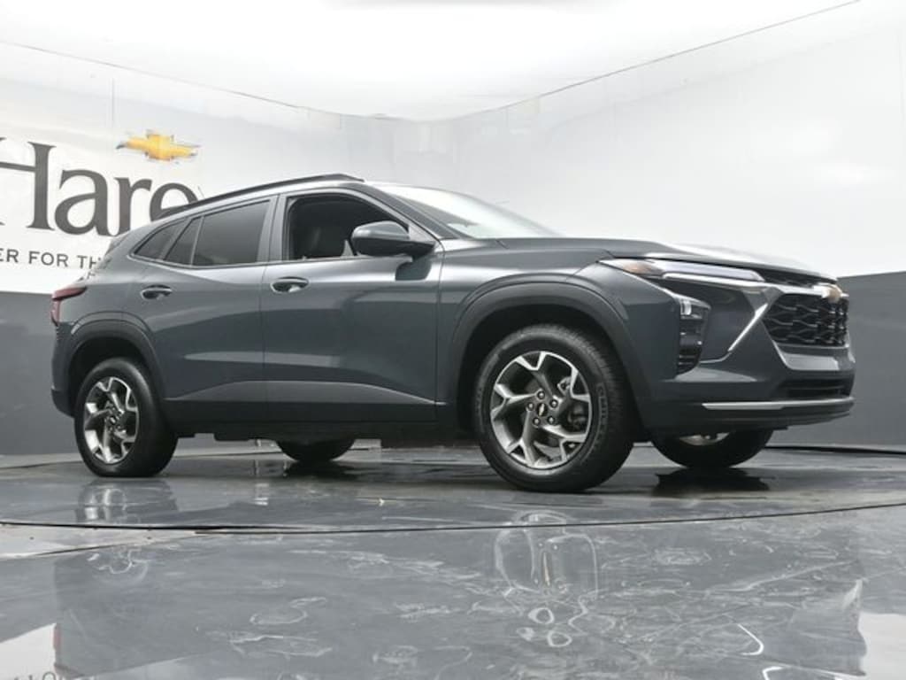 Used 2025 Chevrolet Trax LT SUV