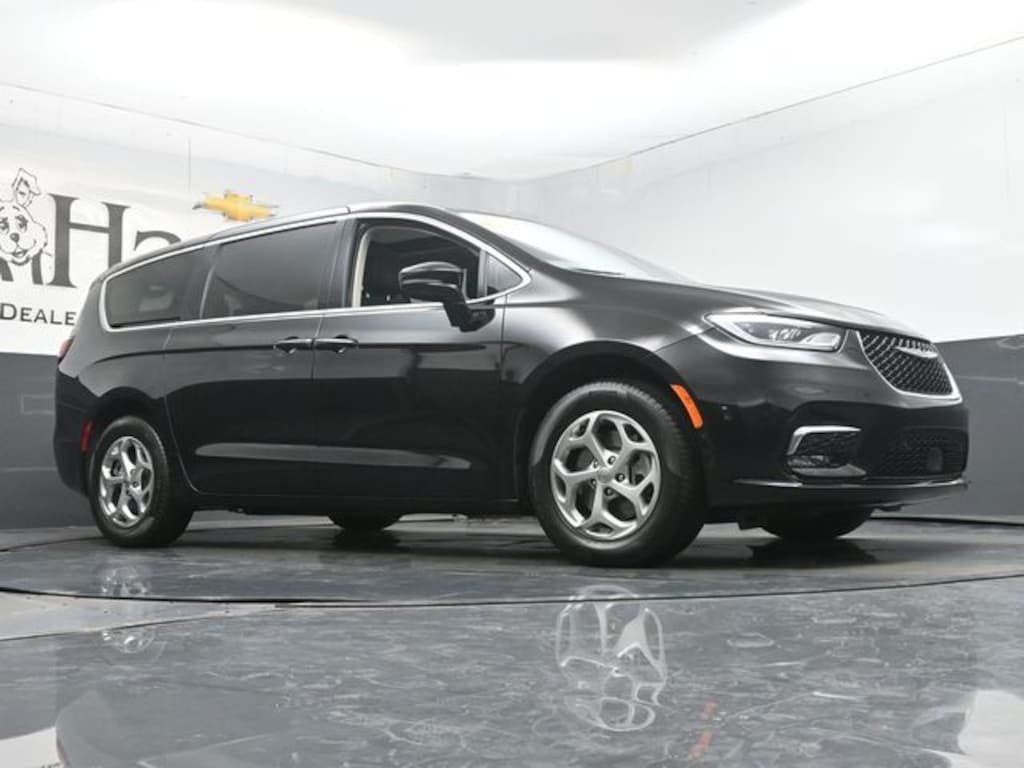 Used 2024 Chrysler Pacifica Limited Van Passenger Van
