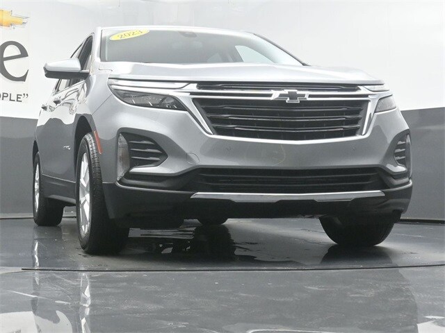 2023 Chevrolet Equinox LT photo 3