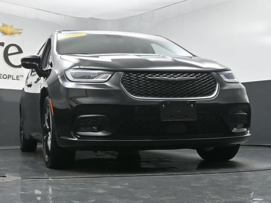 Used 2025 Chrysler Pacifica Limited Van Passenger Van
