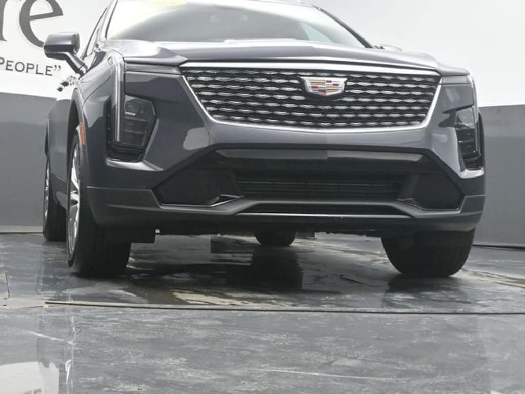 Used 2025 CADILLAC XT4 Premium Luxury SUV