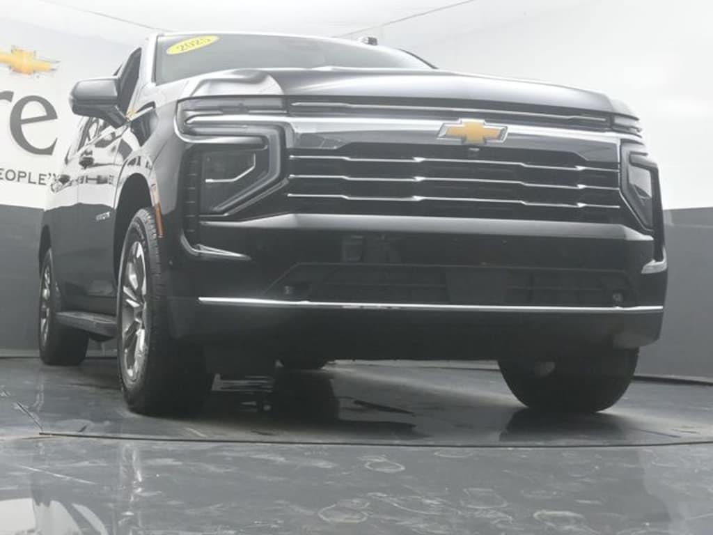 Used 2025 Chevrolet Suburban LT SUV
