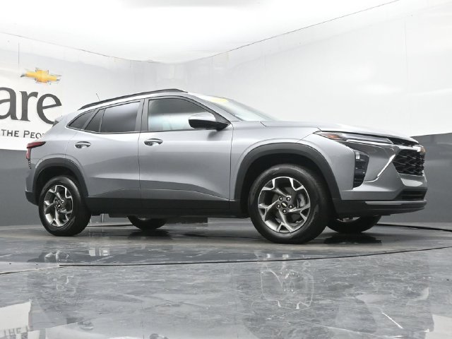Used 2025 Chevrolet Trax LT SUV