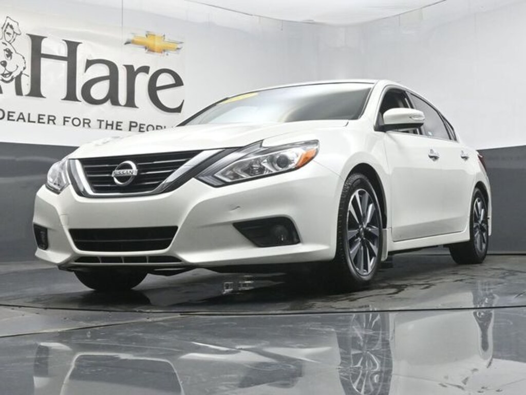 Used 2017 Nissan Altima 2.5 SV Sedan