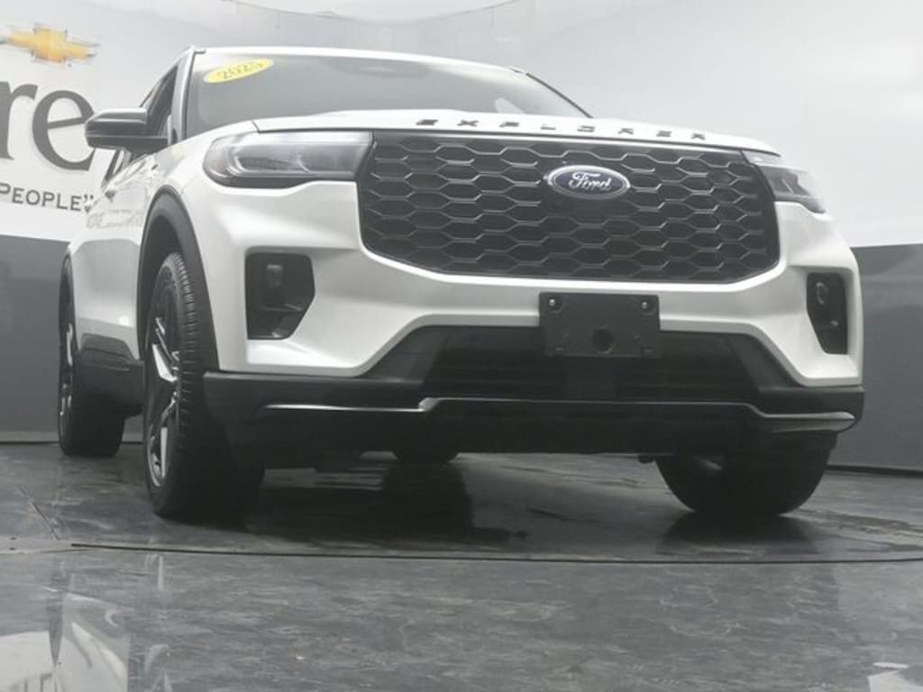 Used 2025 Ford Explorer ST-Line SUV