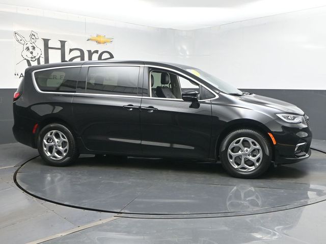 Used 2024 Chrysler Pacifica Limited Van Passenger Van
