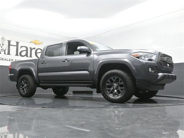 2022 Toyota Tacoma SR5 photo 2