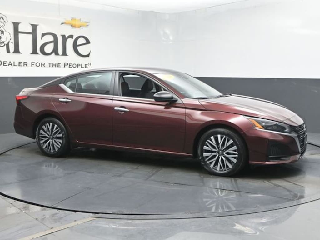 Used 2024 Nissan Altima 2.5 SV Sedan